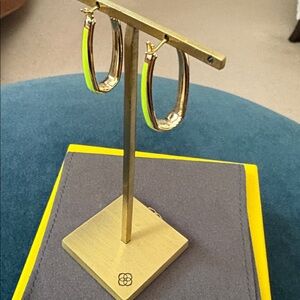 Kendra Scott Kelsey Gold Hoop Earrings in Chartreuse Enamel